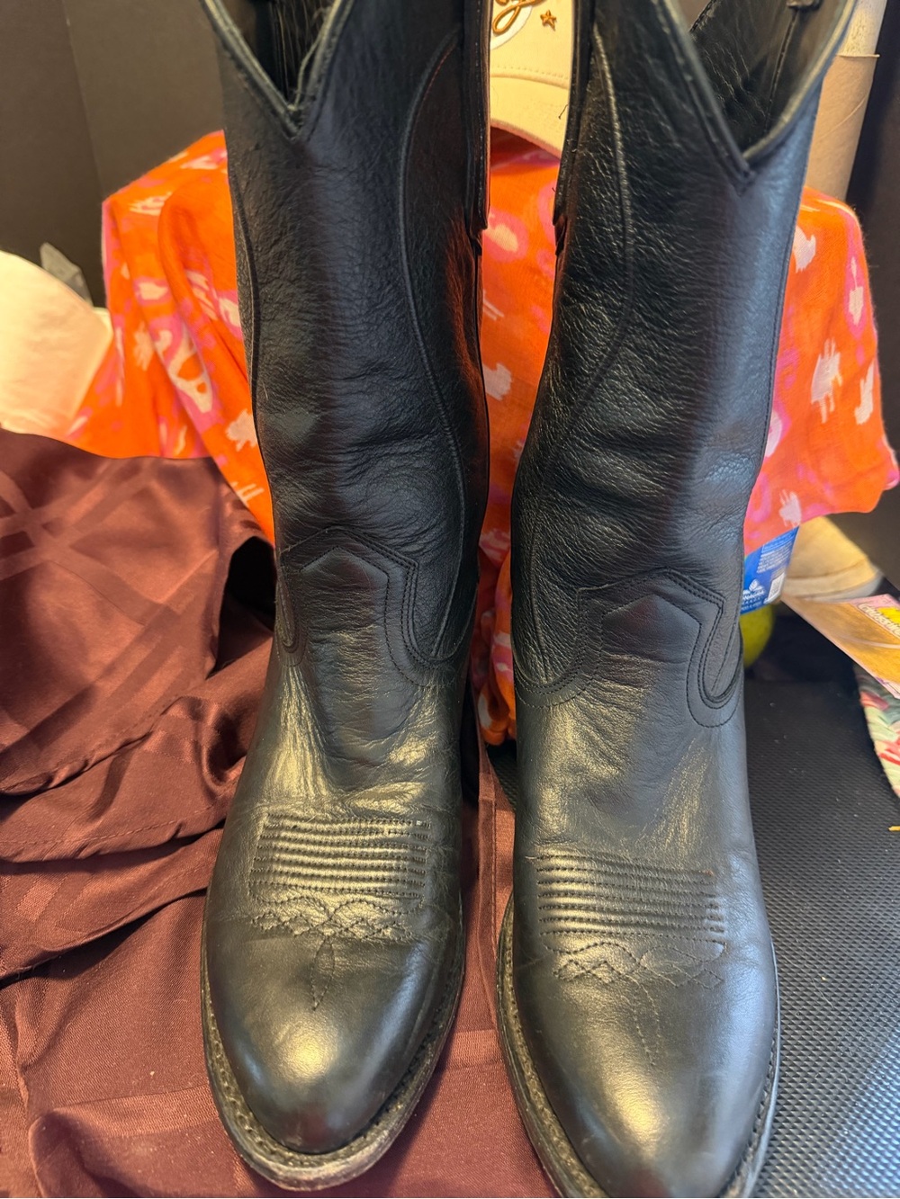 Classic Black Men's Cowboy Boots - Timeless Western Style